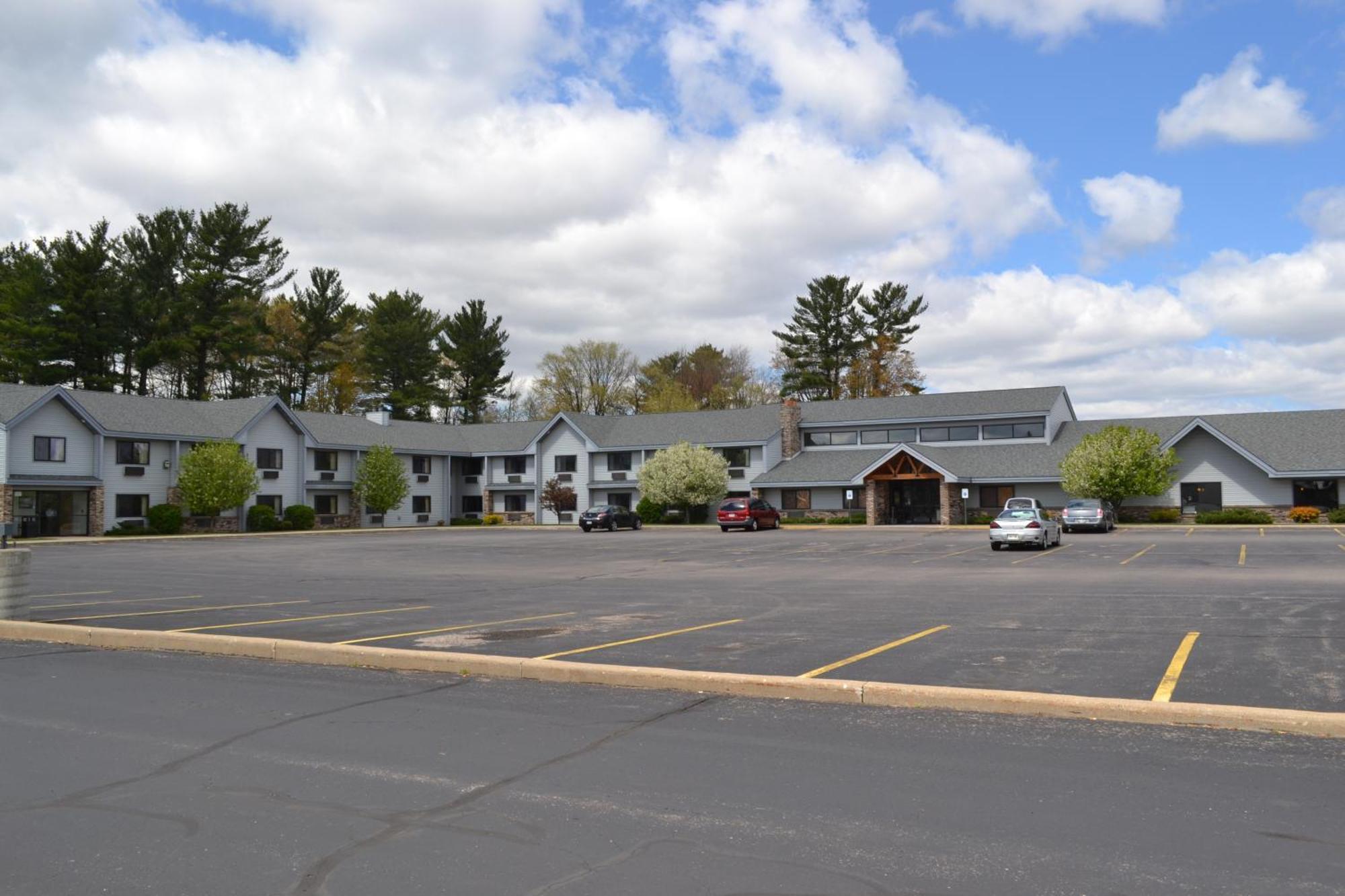 Cobblestone Hotel & Suites - Wisconsin Rapids Exterior foto