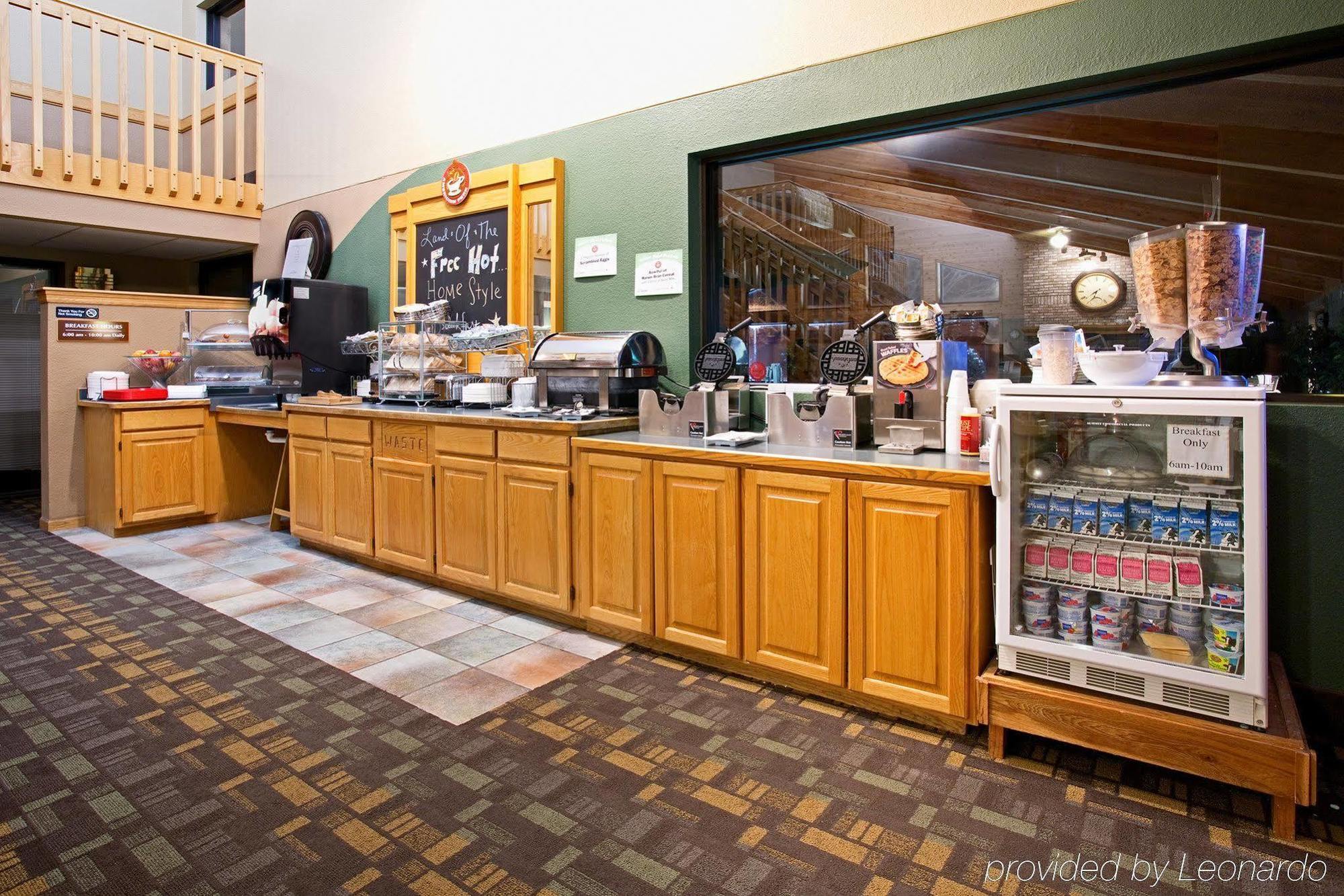 Cobblestone Hotel & Suites - Wisconsin Rapids Exterior foto